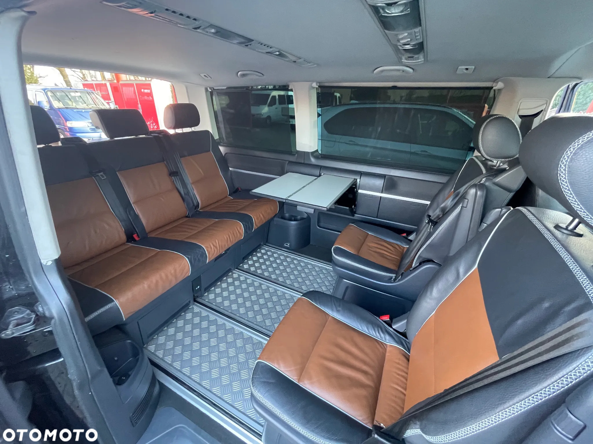 Volkswagen Multivan - 17