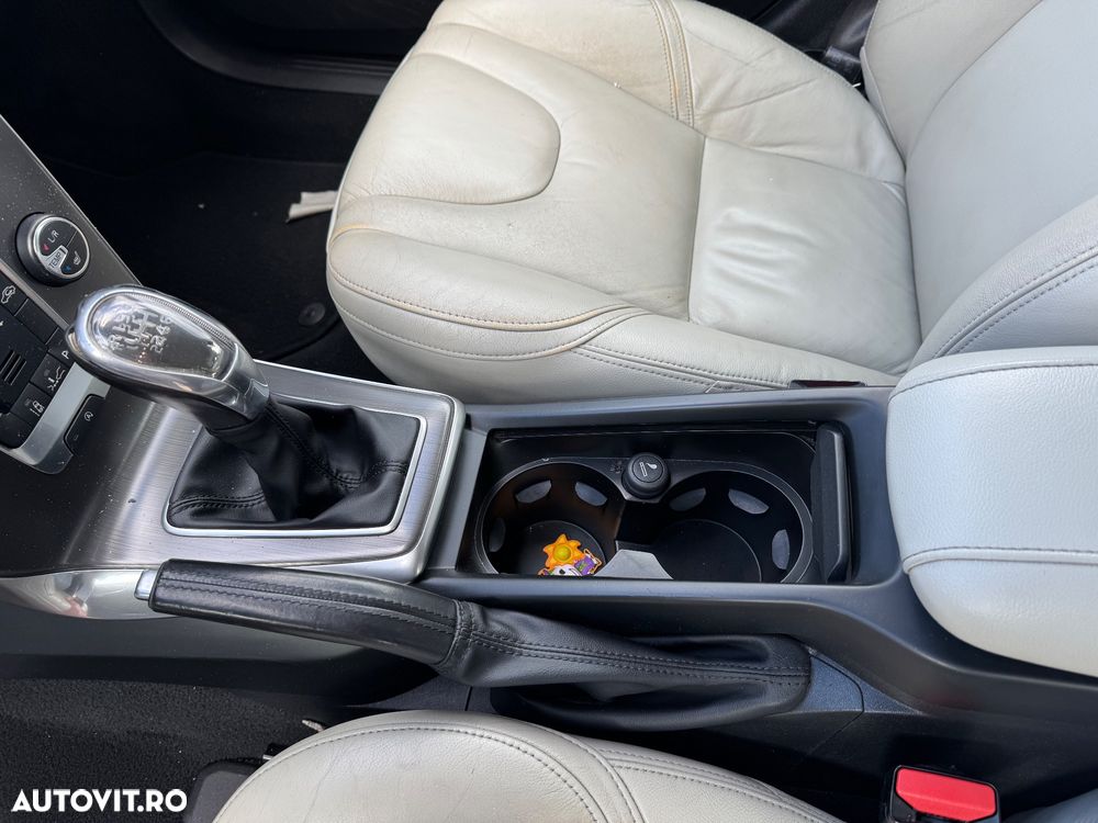 Volvo V40 D2 Ocean Race - 13