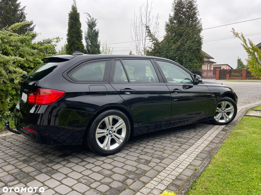 BMW Seria 3 318d Sport Line - 31