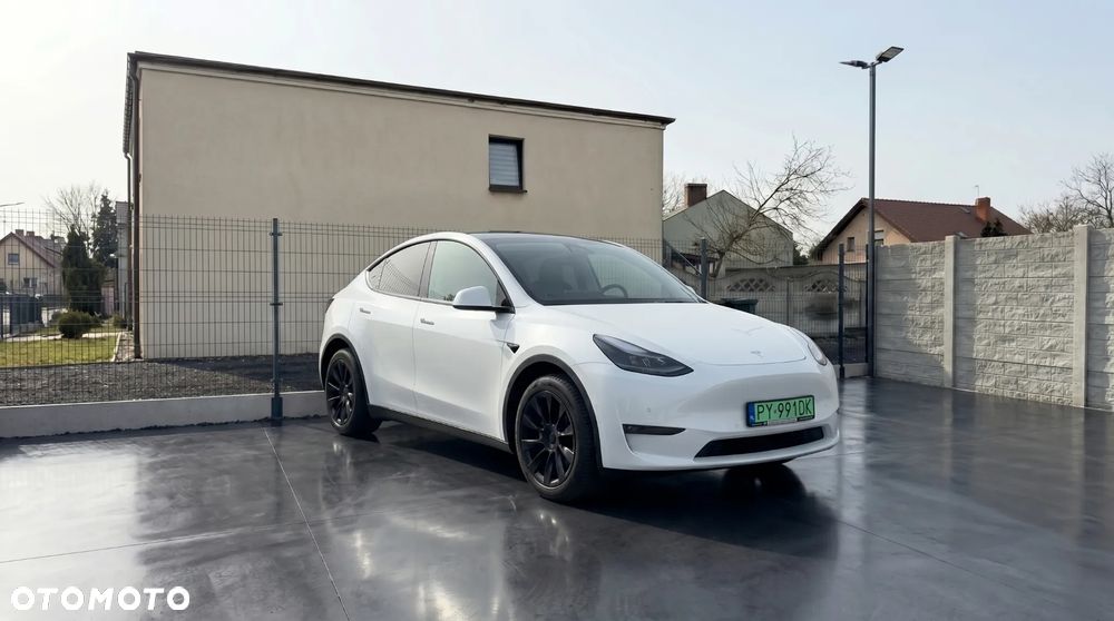 Tesla Model Y - 15