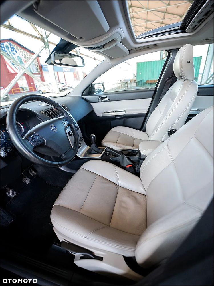 Volvo V50 - 27