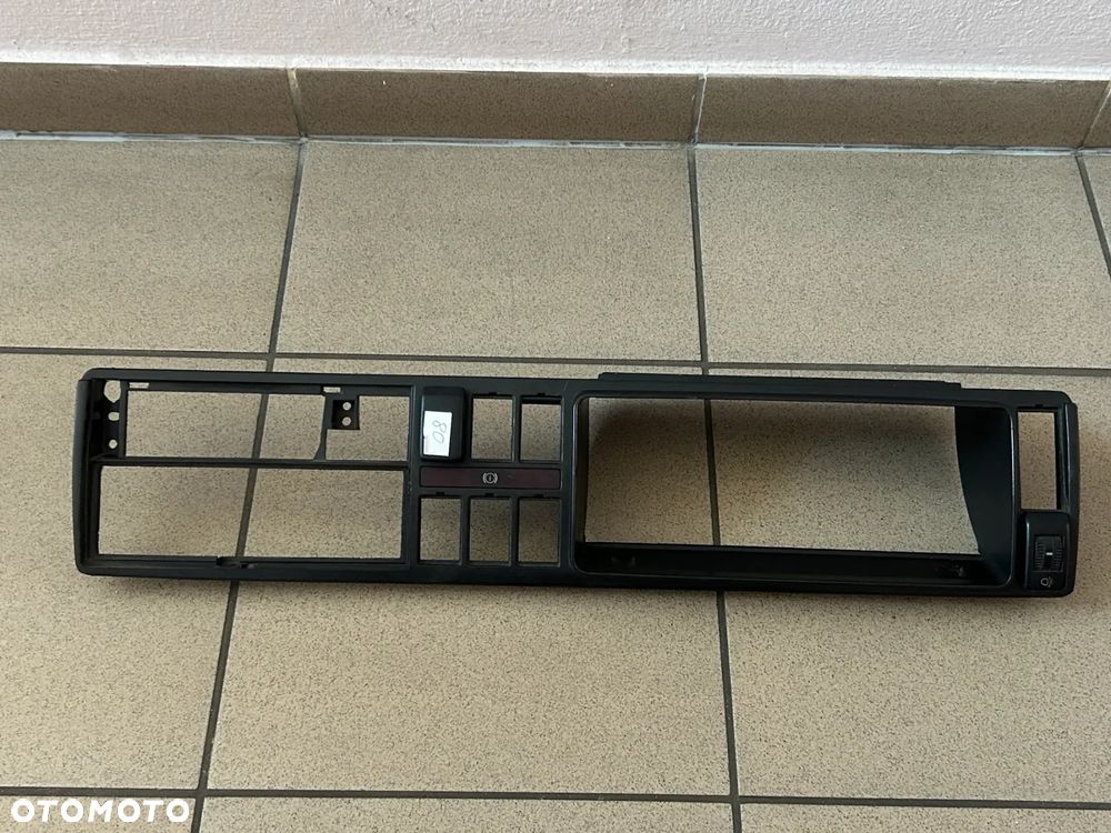 OBUDOWA RAMKA LICZNIKA VOLKSWAGEN GOLF II 191857243A - 1