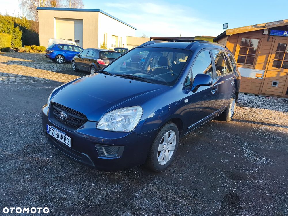 Kia Carens - 1