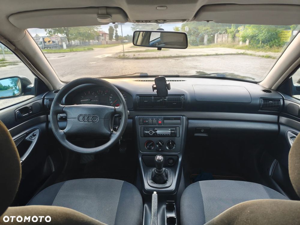 Audi A4 Limousine 1.6 - 4
