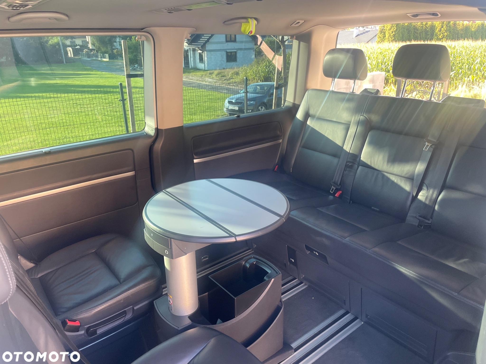 Volkswagen Multivan - 8