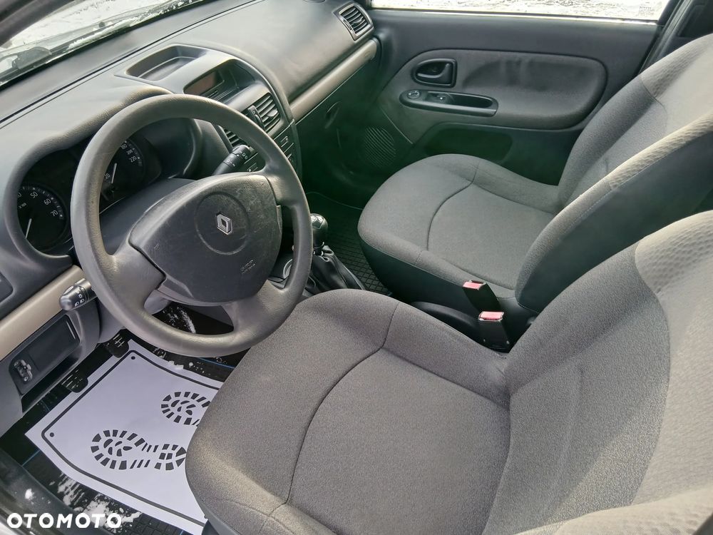 Renault Clio 1.2 16V Confort Dynamique - 12