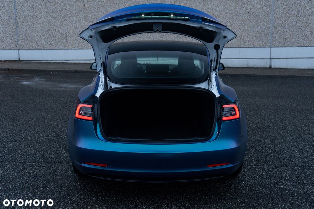 Tesla Model 3 - 14