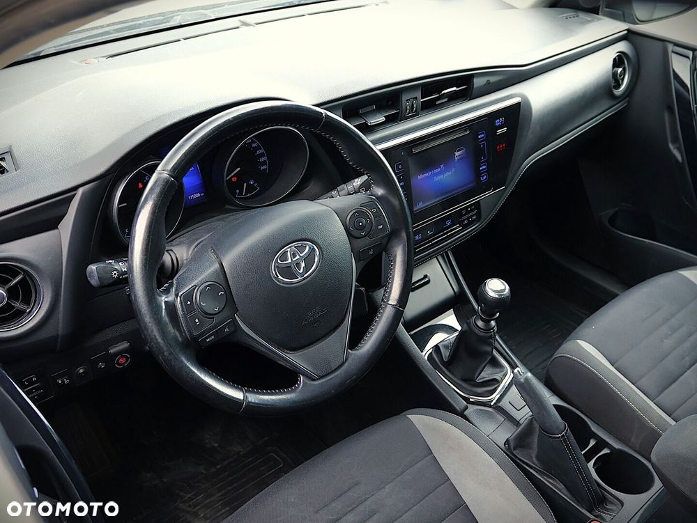 Toyota Auris 1.6 Premium Comfort - 22