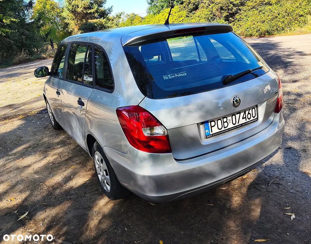 Skoda Fabia 2010 photo 3