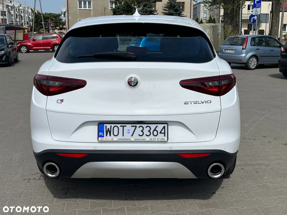 Alfa Romeo Stelvio - 5