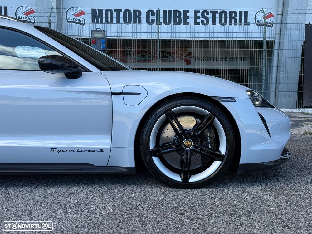 Porsche Taycan Sport Turismo Turbo S - 16