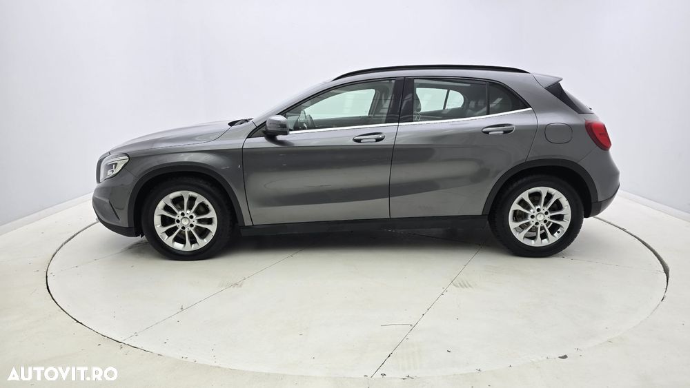 Mercedes-Benz GLA - 7