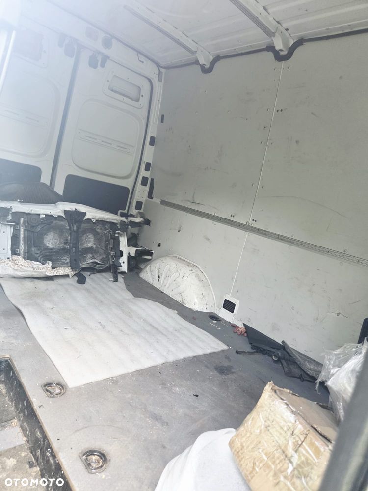 Hyundai H350 - 4