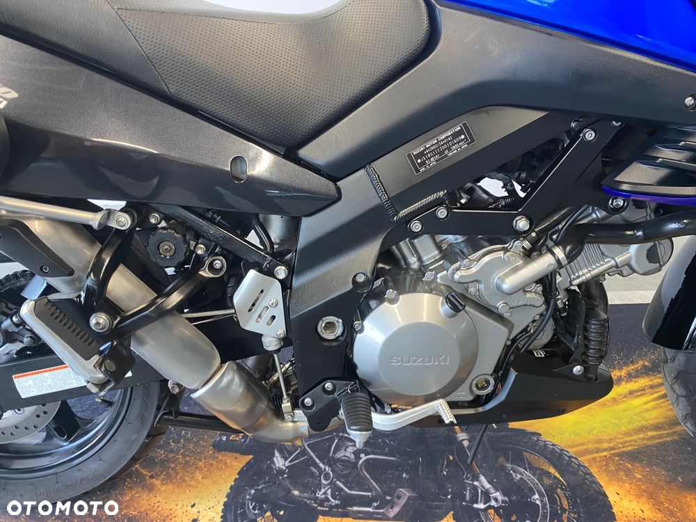 Suzuki V-STROM - 30