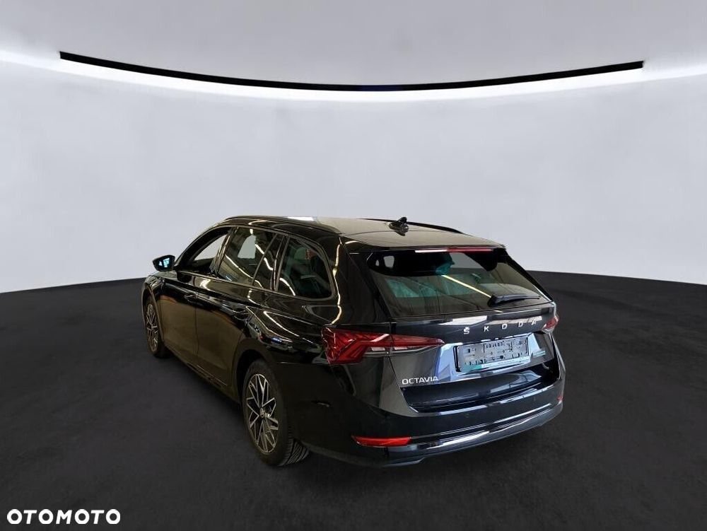 Skoda Octavia 2023 photo 4