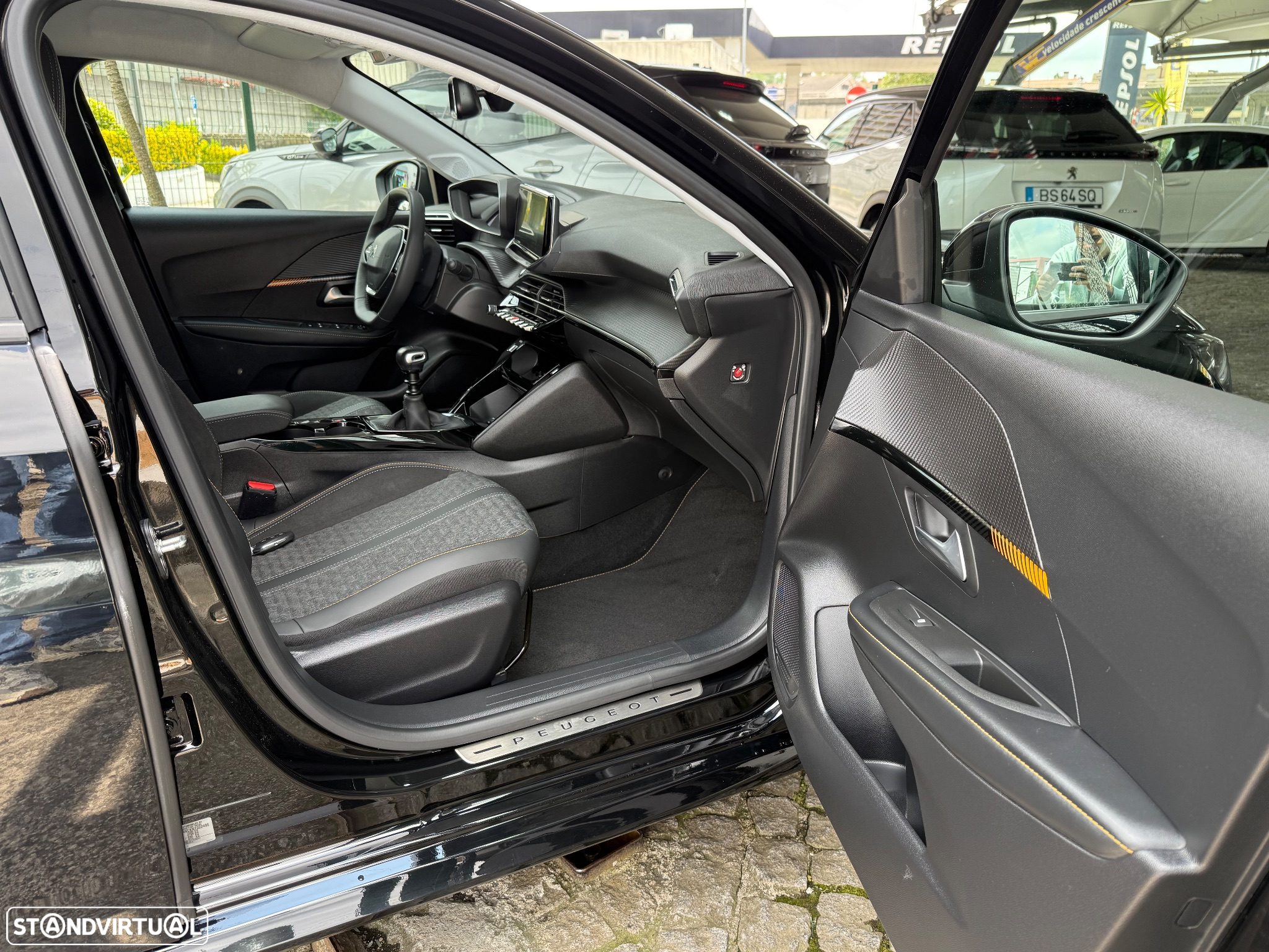Peugeot 208 1.2 PureTech Allure - 38