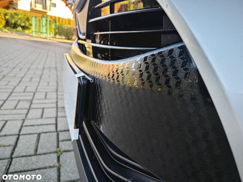 Toyota Yaris 1.5 VVT-i Team Deutschland - 17