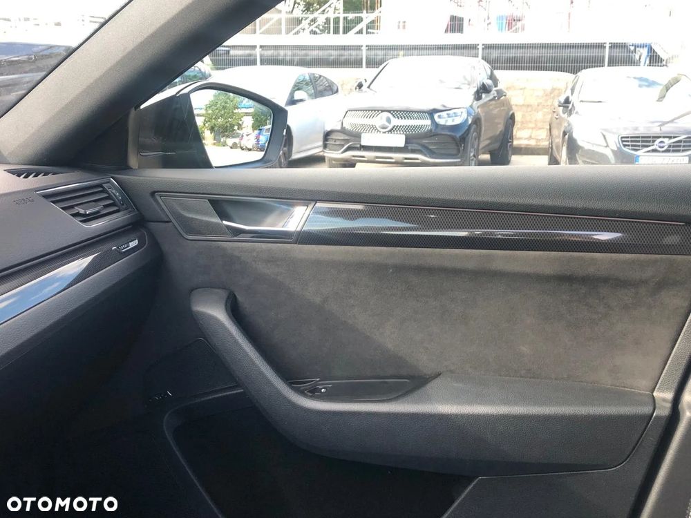 Skoda Superb 2.0 TDI Sportline DSG - 8