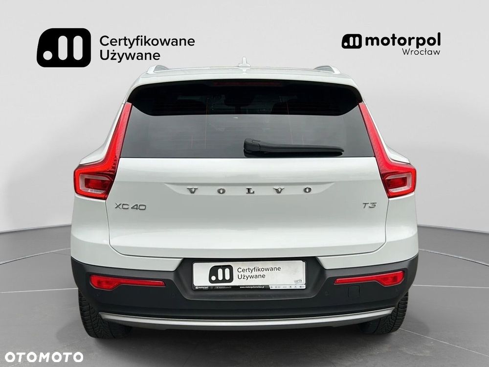 Volvo XC 40 T3 Momentum Pro - 12