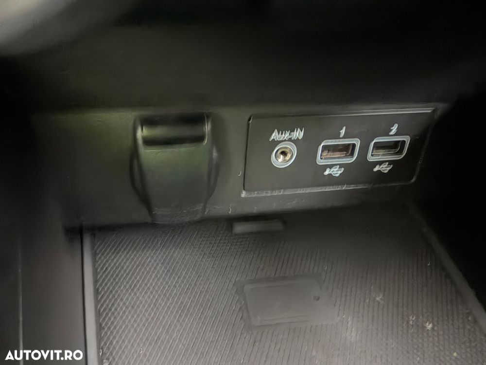 Renault Clio E-TECH 140 INTENS - 12