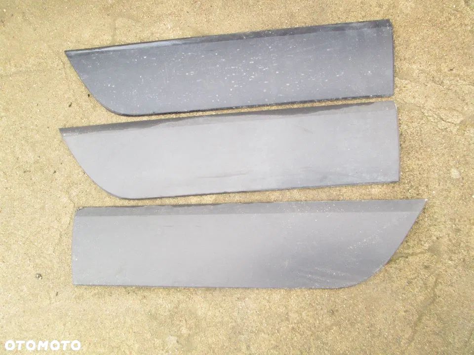 listwa drzwi dolna chrysler pacifica - 1