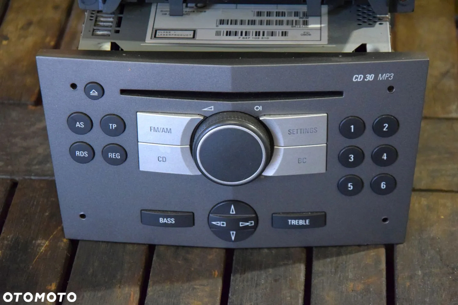 Opel Radio CD30 MP3 + wyświetlacz 13178570 z PINEM kodem komplet - 2