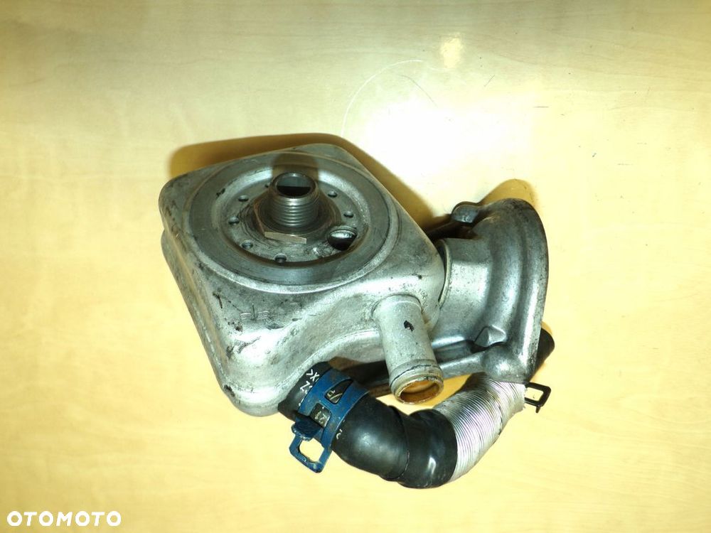 VW T4 2.5TDI 96-03r PODSTAWA FILTRA OLEJU Z CHŁODNICZKĄ - 4