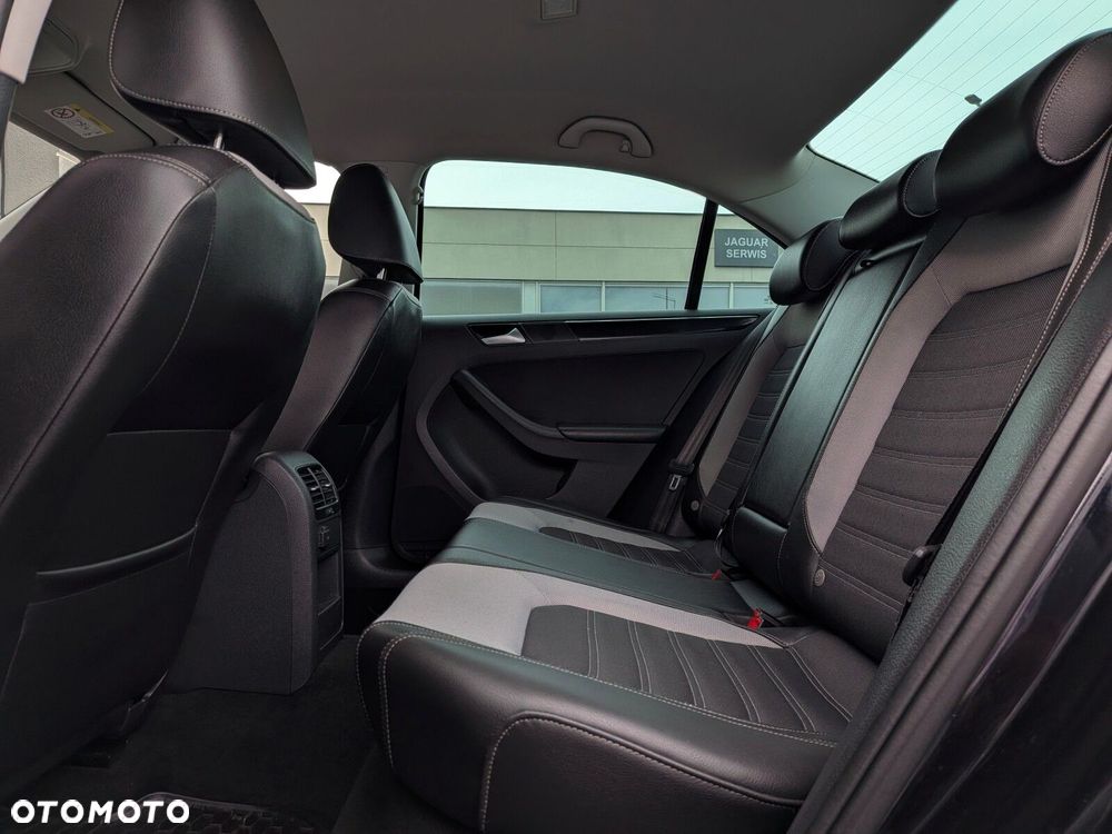 Volkswagen Jetta 1.4 TSI BMT Highline - 12