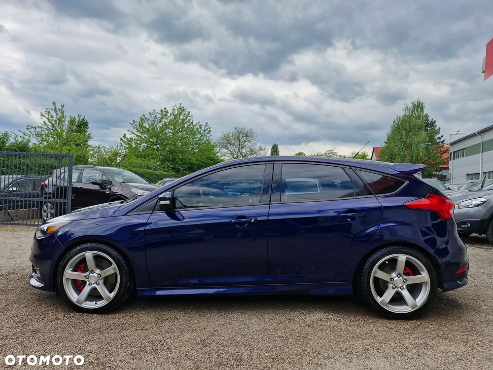 Ford Focus 2.0 EcoBoost ST mit Leder-Exclusiv-Paket - 2