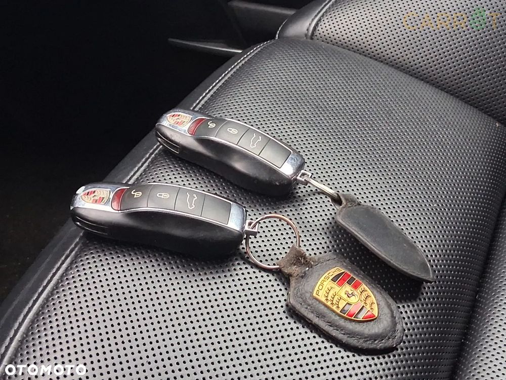 Porsche Cayenne - 21