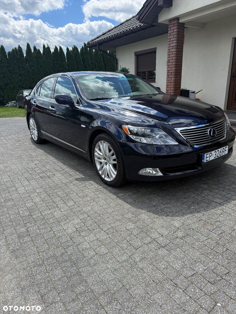 Lexus LS 600h - 17