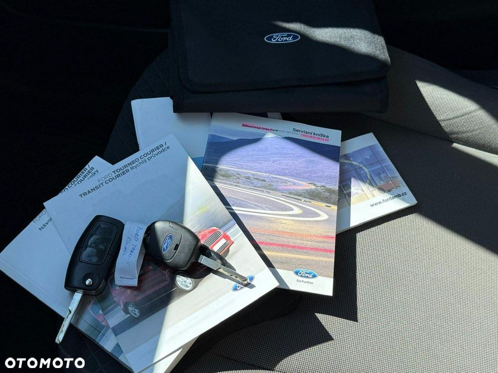 Ford Tourneo Courier 1.0 EcoBoost S&S Trend - 24