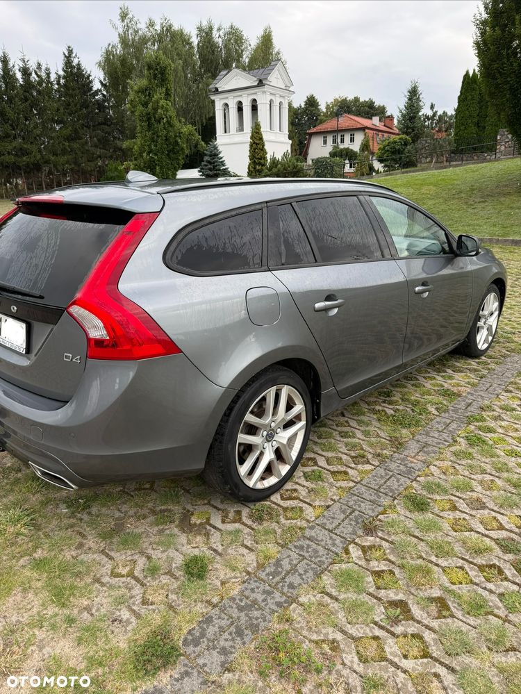 Volvo V60 D4 - 3