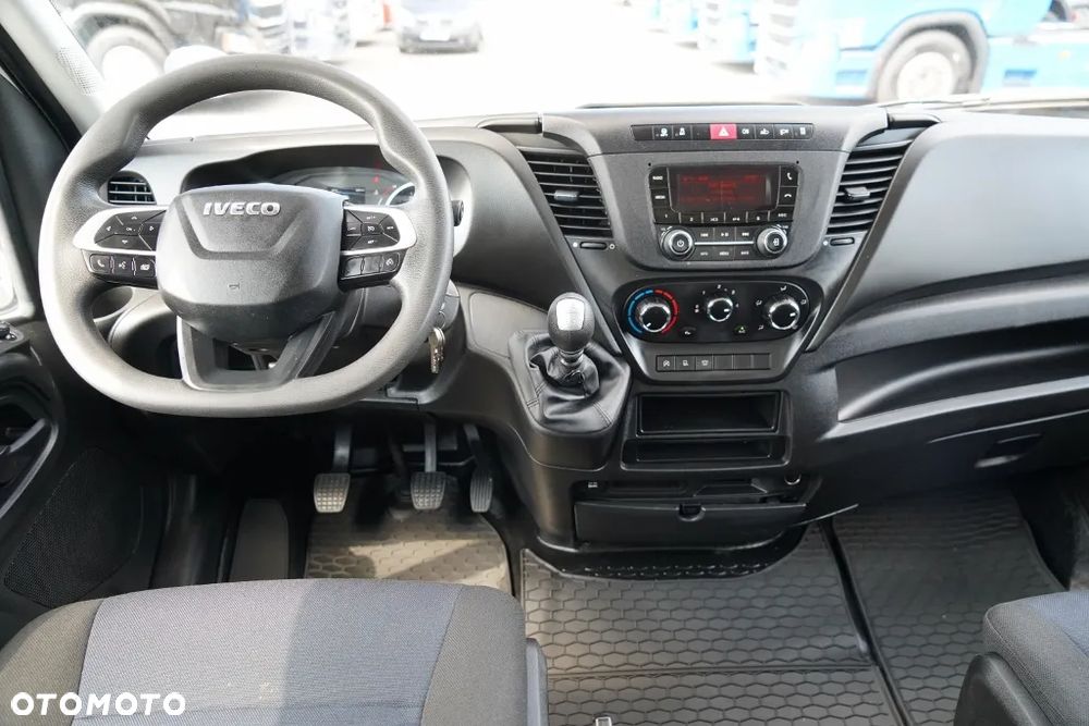 Iveco DAILY 35-140 / WYWROTKA ALUMINIOWA / BRYGADÓWKA 6 MIEJSC / BLIŹNIAK / MANUAL / SPROWADZONA / EURO 6 - 29
