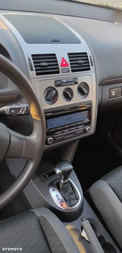 Volkswagen Touran - 10