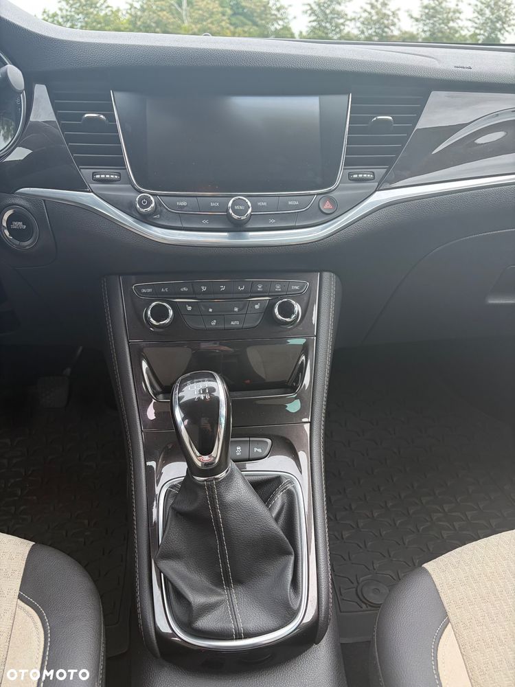 Opel Astra 1.4 T Elite - 9