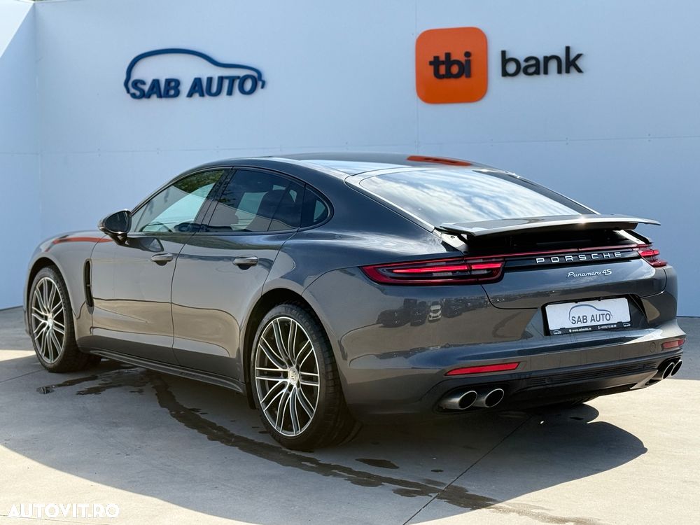 Porsche Panamera - 30