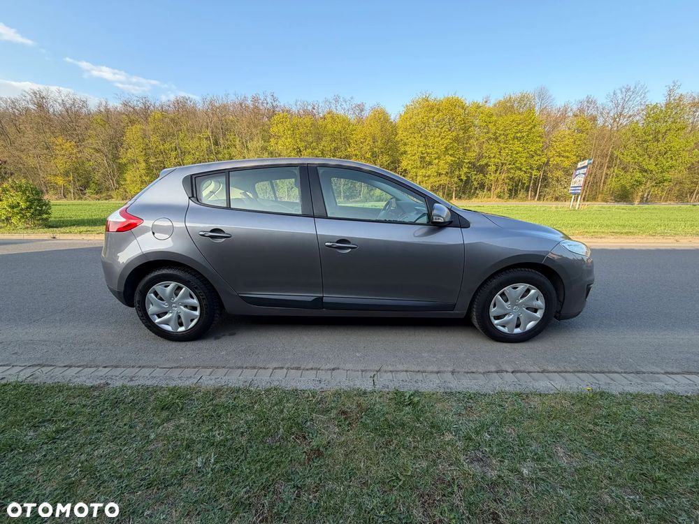 Renault Megane 1.6 16V 110 LIMITED - 12