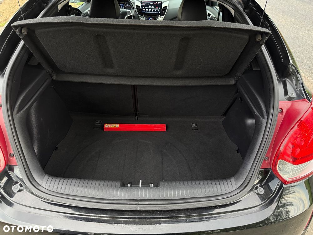 Hyundai Veloster 1.6 GDI Style - 14