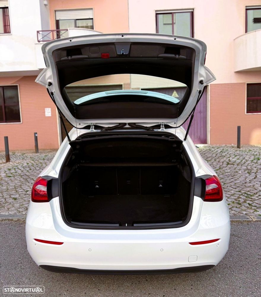 Mercedes-Benz A 180 d Style Plus Aut. - 23