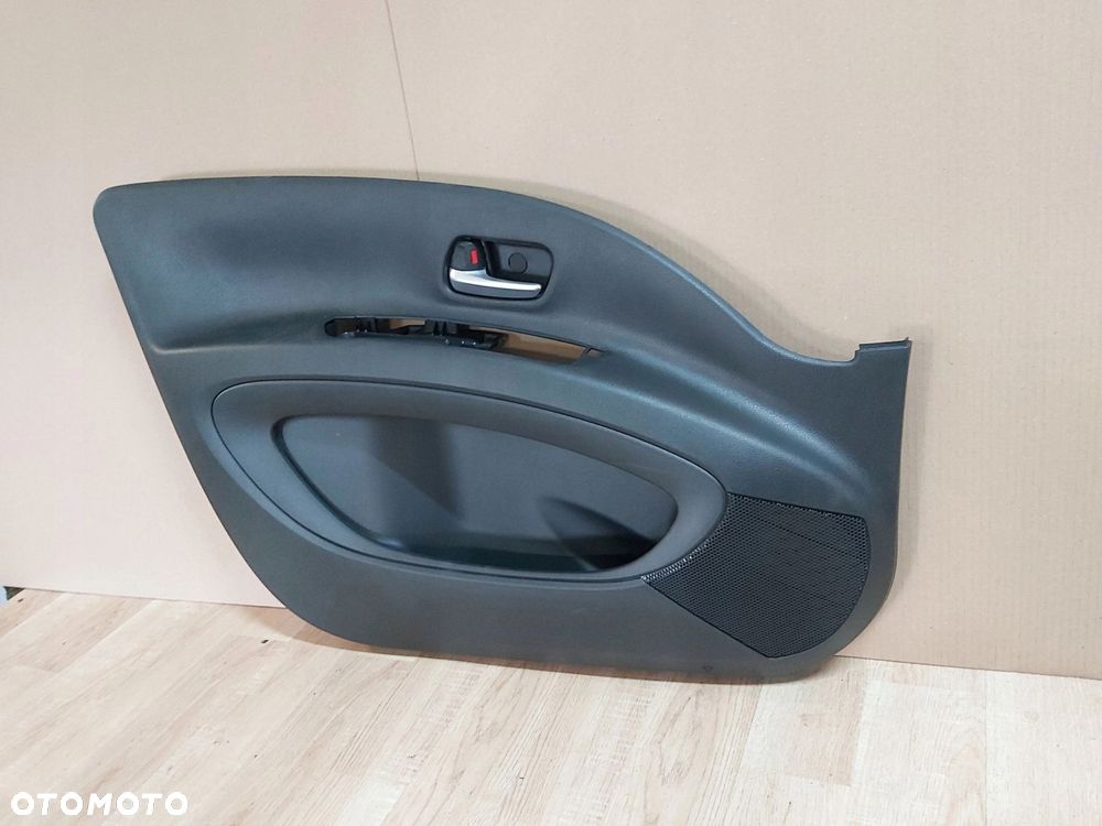 Toyota AYGO X CROSS boczek drzwi lewy przód tapicerka BDB - 3