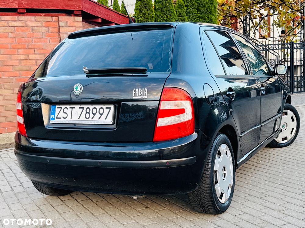 Skoda Fabia 2007 photo 3