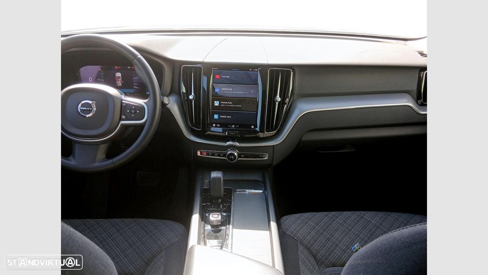 Volvo XC 60 2.0 B4 Momentum Plus - 19