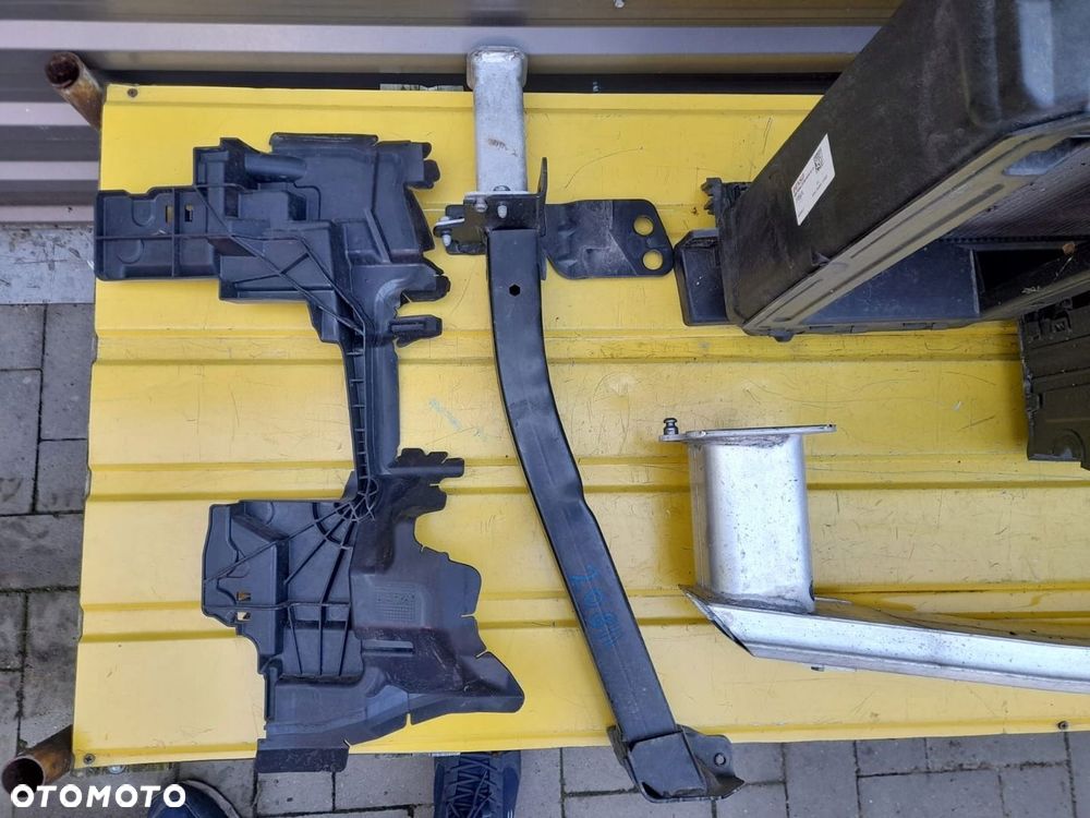 PEUGEOT 208 II E-208 PAS PRZÓD BELKA CHŁODNICE RADAR 9832186380 - 3