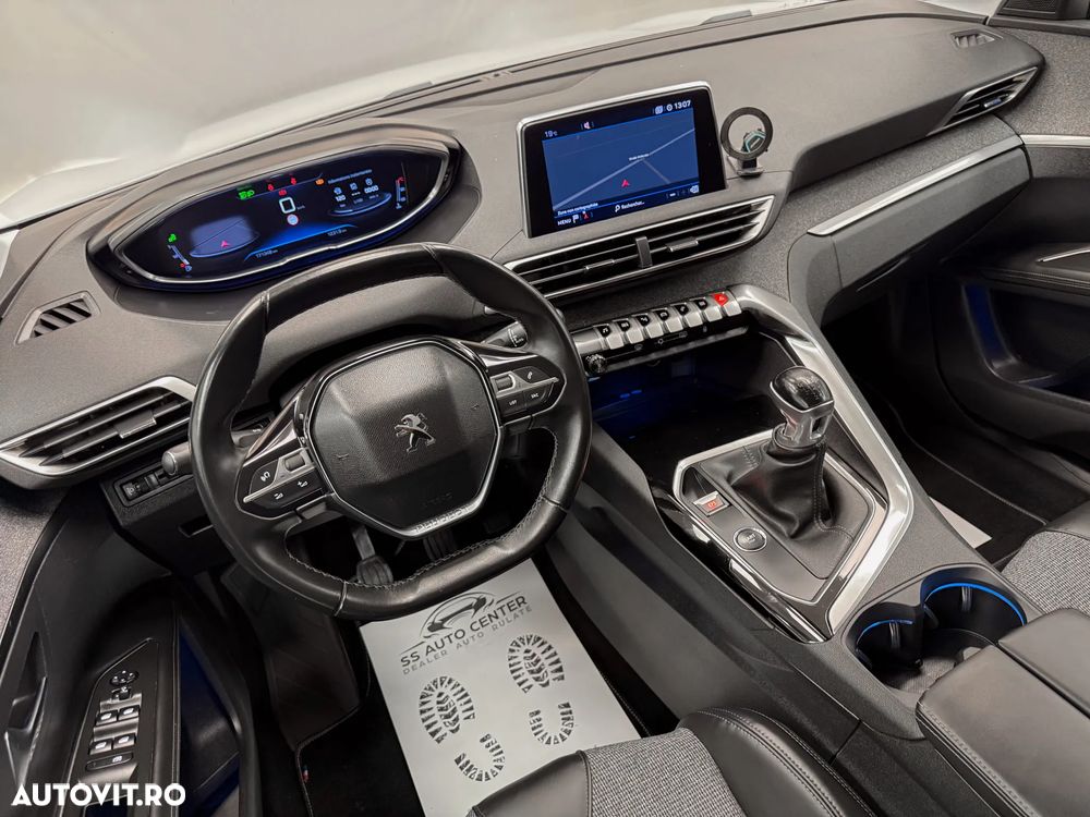 Peugeot 3008 1.2 PureTech S&S BVM6 Allure - 26