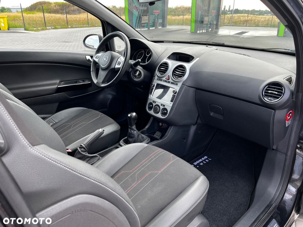 Opel Corsa 1.4 16V Cosmo - 18