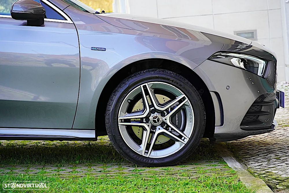 Mercedes-Benz A 250 Limousine e AMG Line - 12
