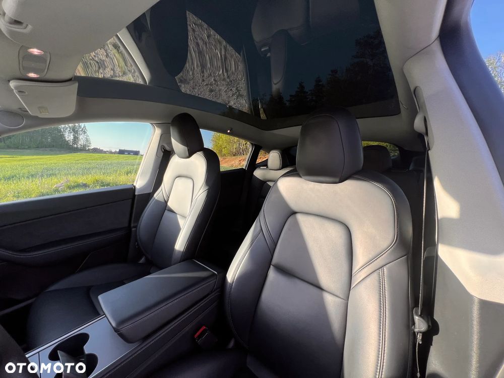 Tesla Model Y Long Range Dual Motor AWD - 13
