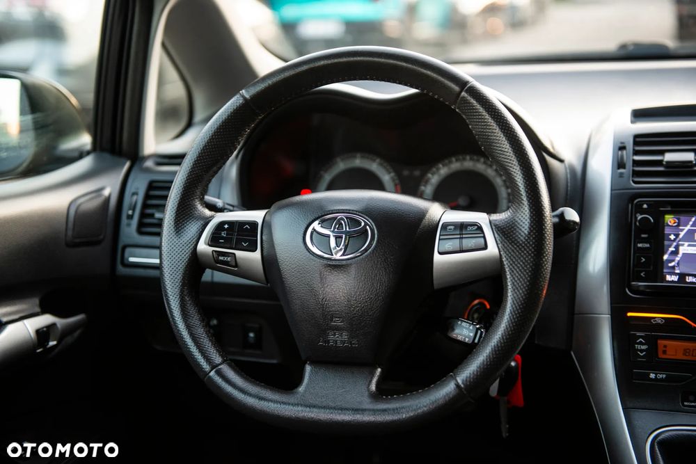 Toyota Auris 1.6 Executive - 31