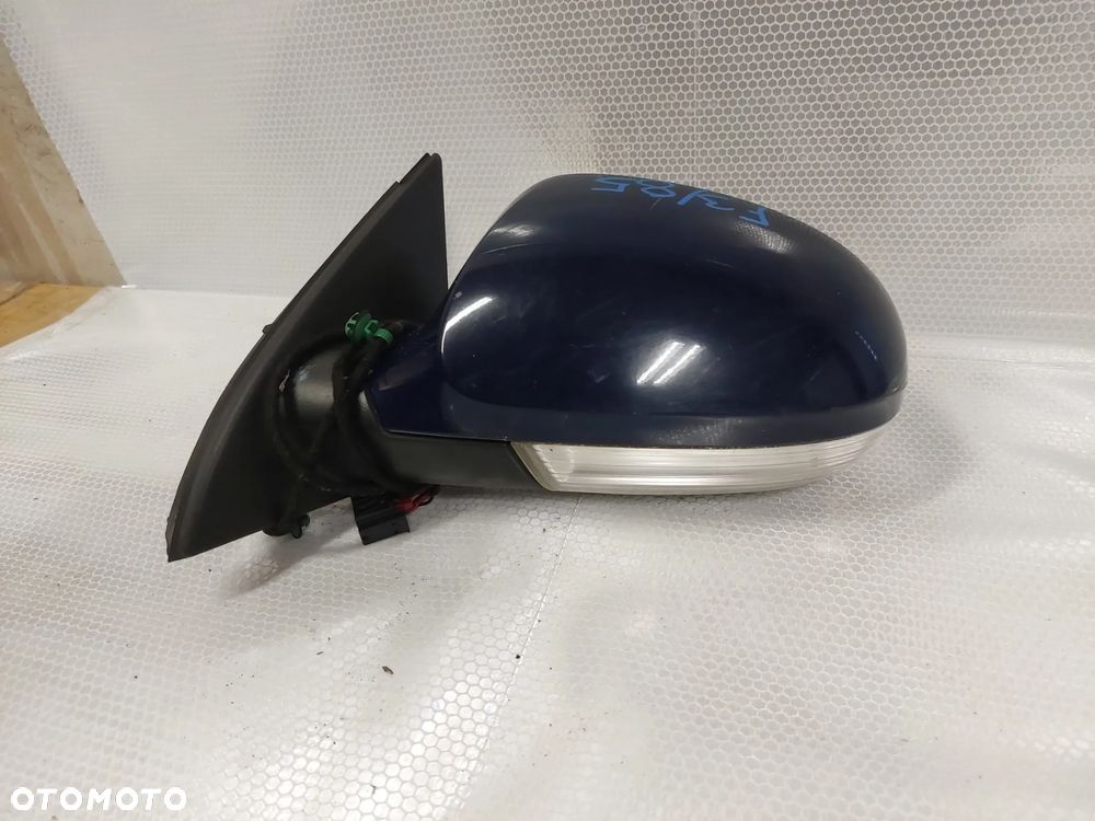 - LUSTERKO ELEKTRYCZNE LEWE PASSAT B6 AKRYLOWY LC5E 5PIN